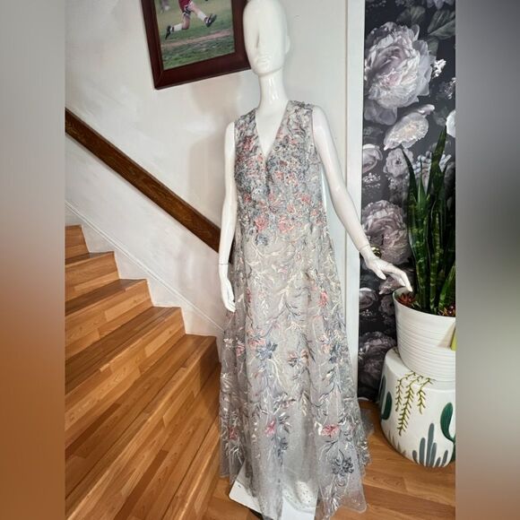 Mac Duggal 20263 - Embroidered Illusion Bodice Mother of the Bride Dress/size 14 - Picture 5 of 10